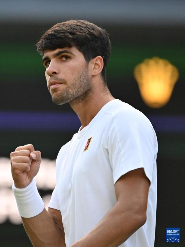 在这个背景 在这个背景