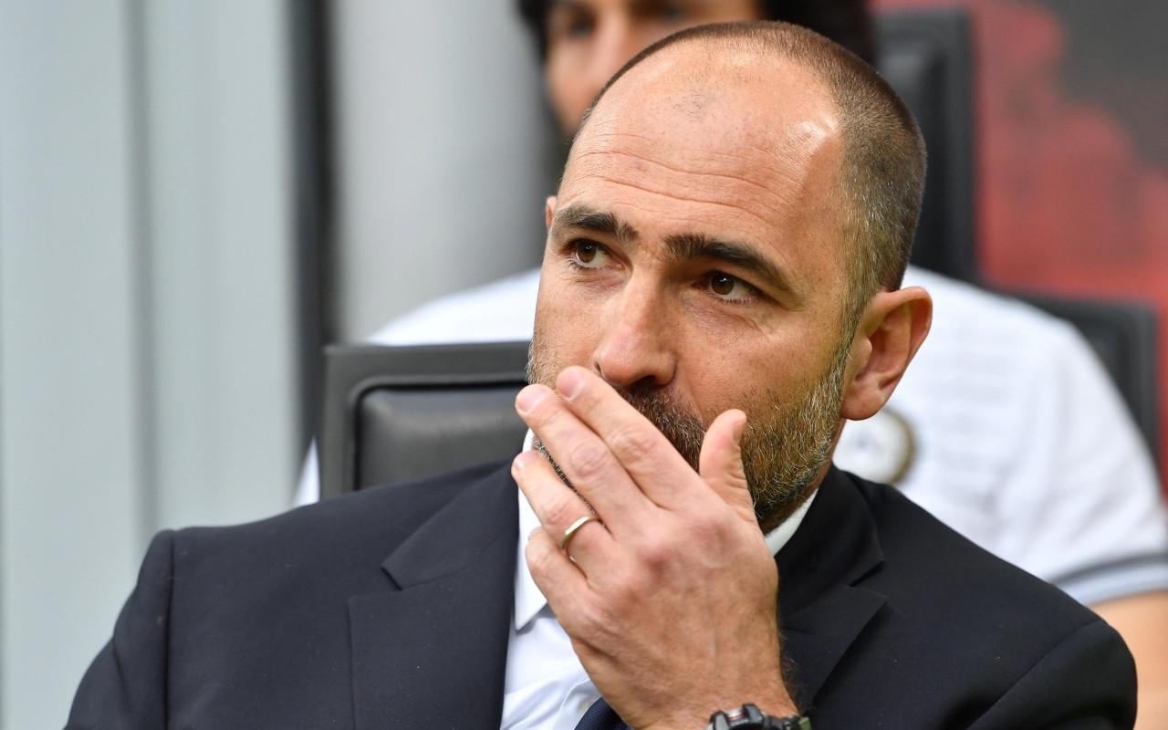 借助球队的 借助球队的